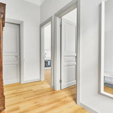 New And Lovely In Centre * וילנה