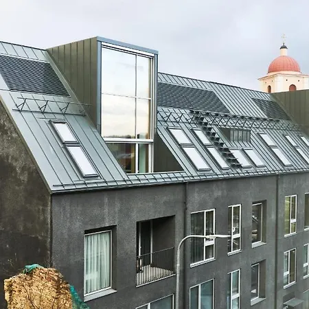 New And Lovely In Centre Apartment *