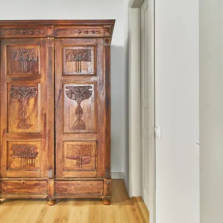 New And Lovely In Centre Apartment *